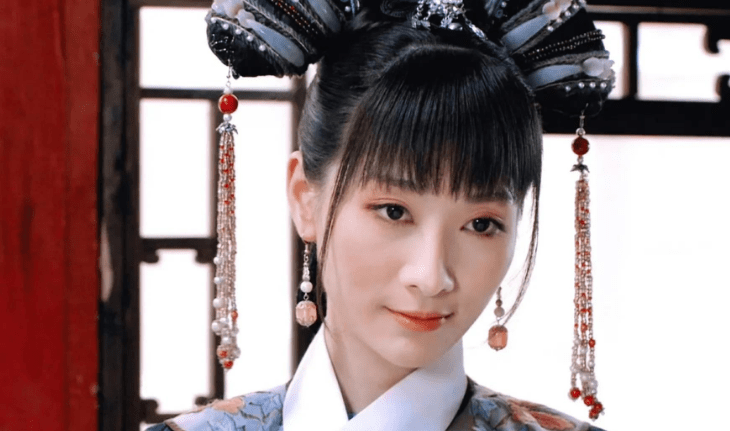 陶昕然因在古装宫斗剧《甄嬛传》中饰演安陵容一角而被观众所认识