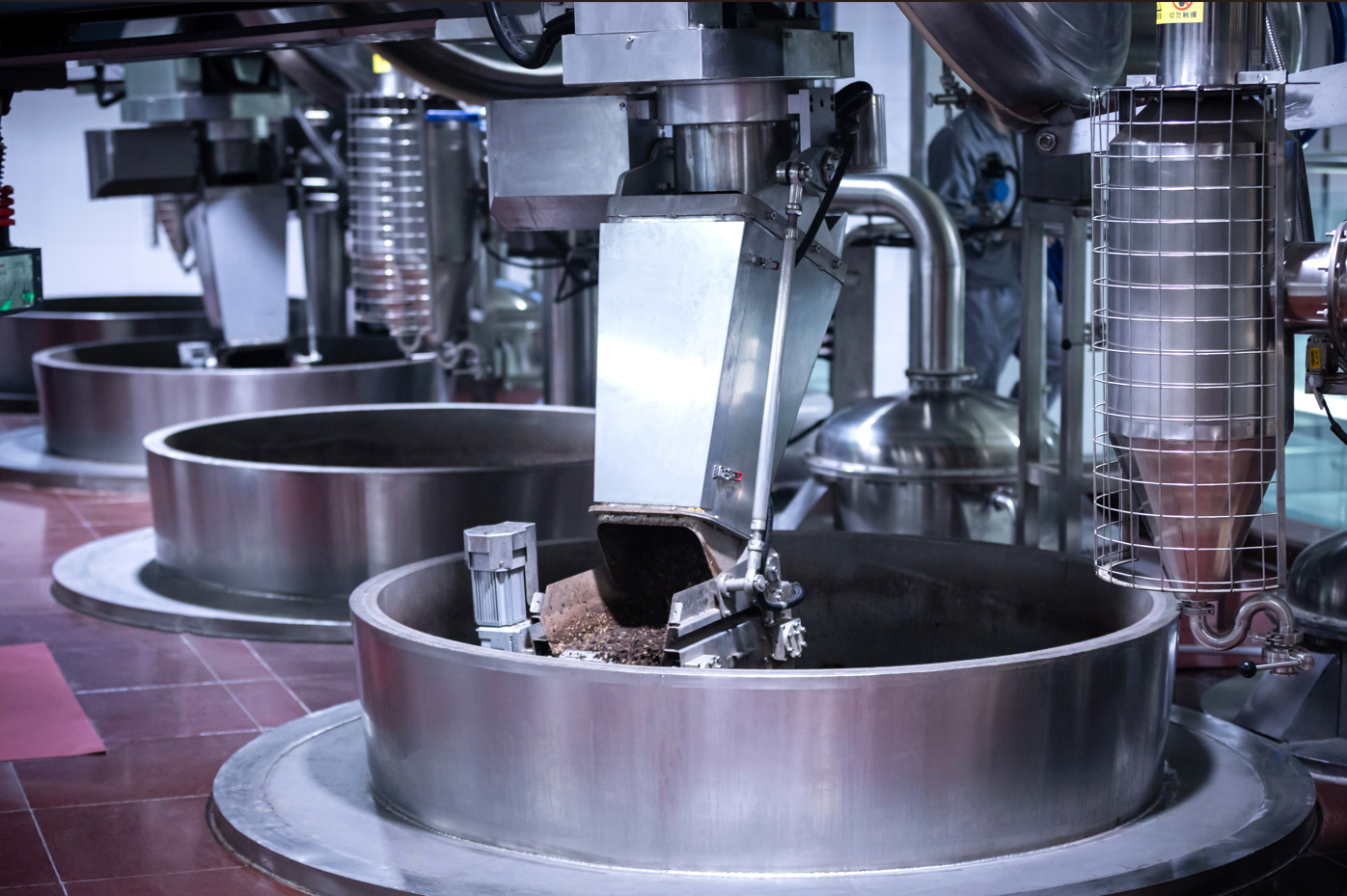 图示:智能上甑机器人及酒甑区