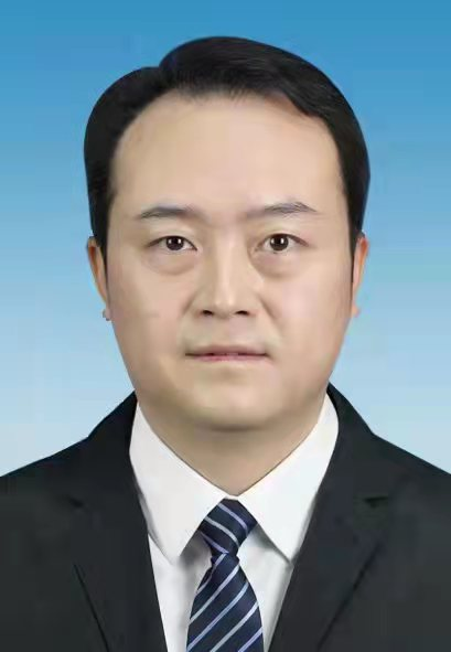 许凡  秘书长工作分工:负责处理市政府日常工作,领导市政府办公厅工作