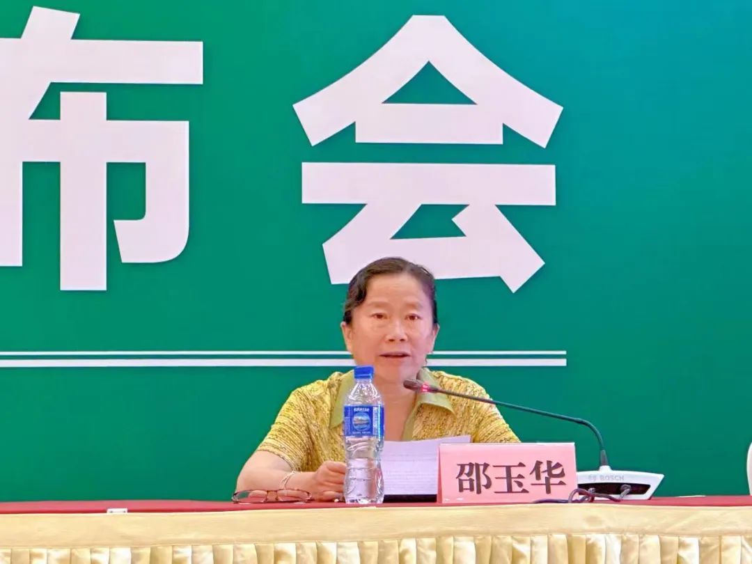 副会长兼秘书长顾亚涛云南世博国际展览有限公司财务总监孙语遥中国网