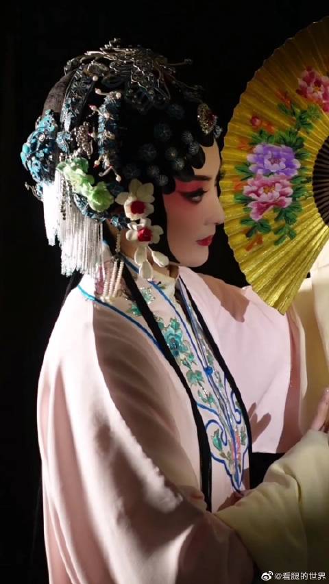 蒋勤勤戏曲扮相谁没认出来