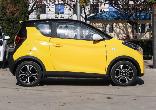 奇瑞小蚂蚁注重动力与续航的微型纯电动汽车成就城市出行新标杆