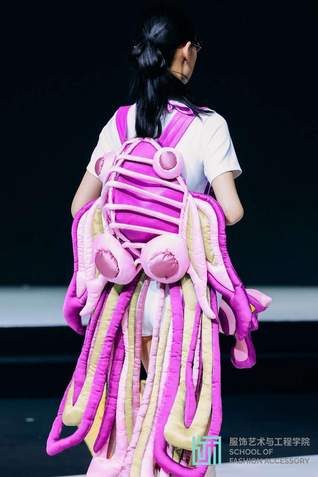 北京服装学院本科毕业作品展开幕|北京服装学院_新浪财经_新浪网