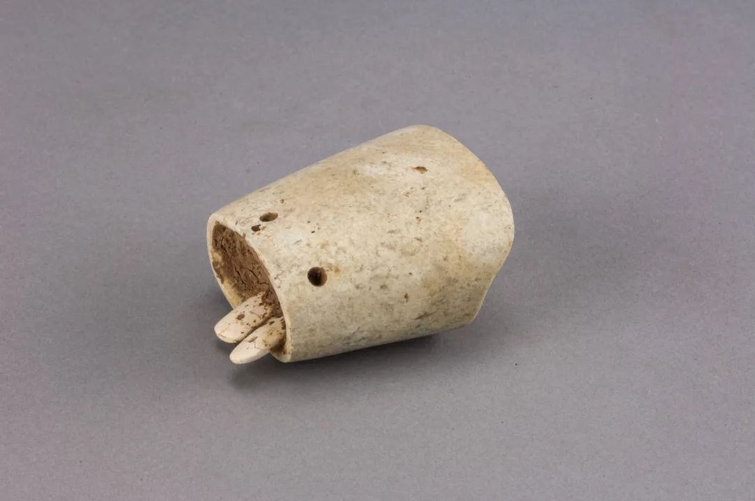 玉龟及玉签组合器 凌家滩文化(距今约5800—5300年) 2007年安徽含山