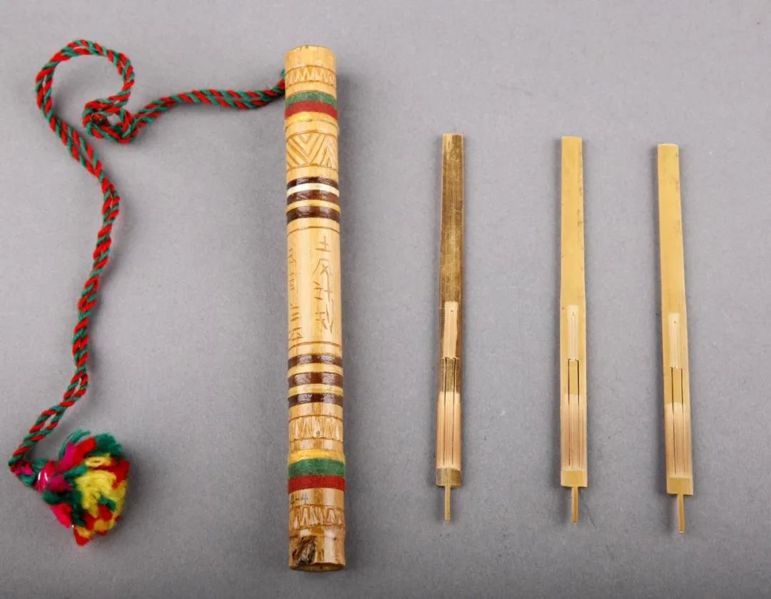 普米族口弦.(中国民族博物馆藏)