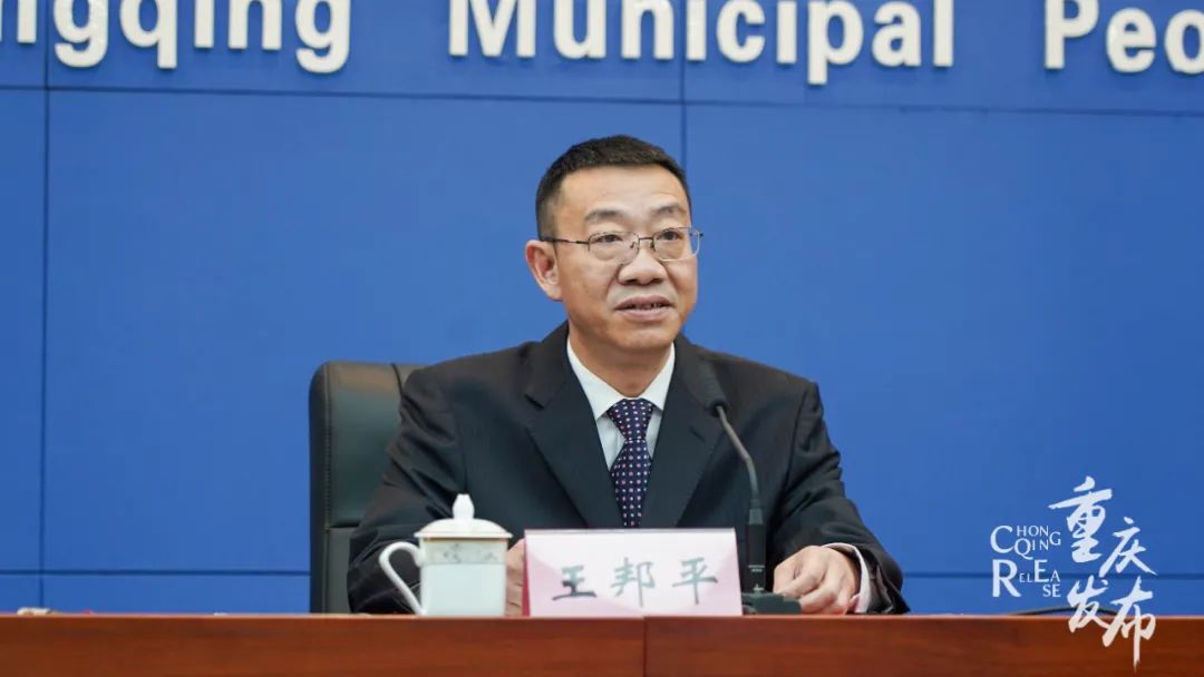 王邦平介绍相关情况&nbsp;吴汪洋&nbsp;摄