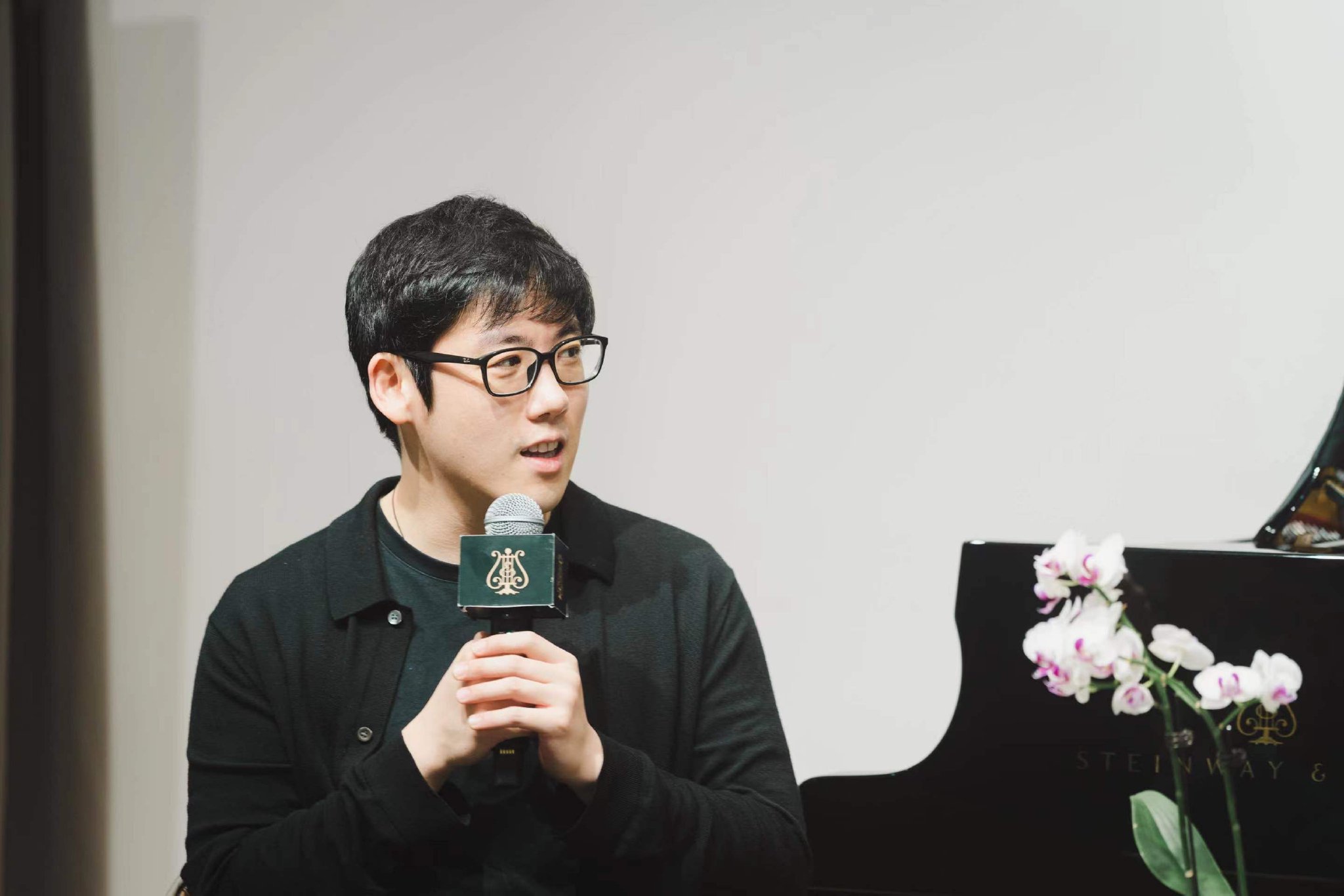 张昊辰在巡演发布会上