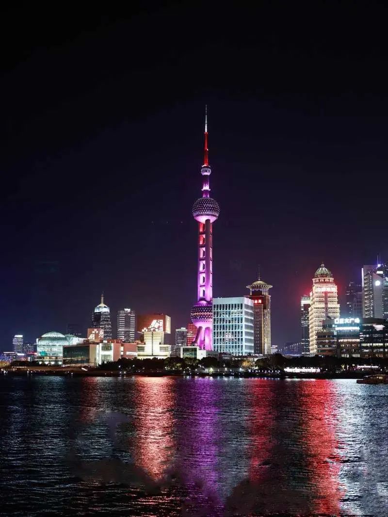 上海夜景   图|携程社区@Taxiway