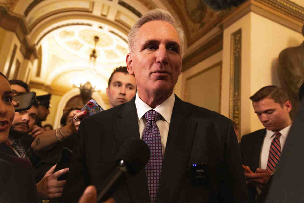 5月31日,在美国华盛顿,众议院共和党籍议长麦卡锡回答媒体提问.