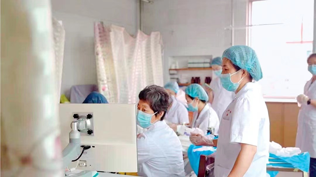 段仙芝调到北京同仁医院工作后，依然在每年的固定时间回内蒙古给当地女性做筛查和手术。