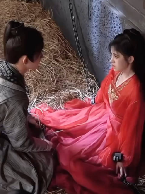 来看一下鞠婧祎《花戎》的花絮,这一段是鞠婧祎的原声台词……|鞠婧祎|花絮|花戎_新浪新闻