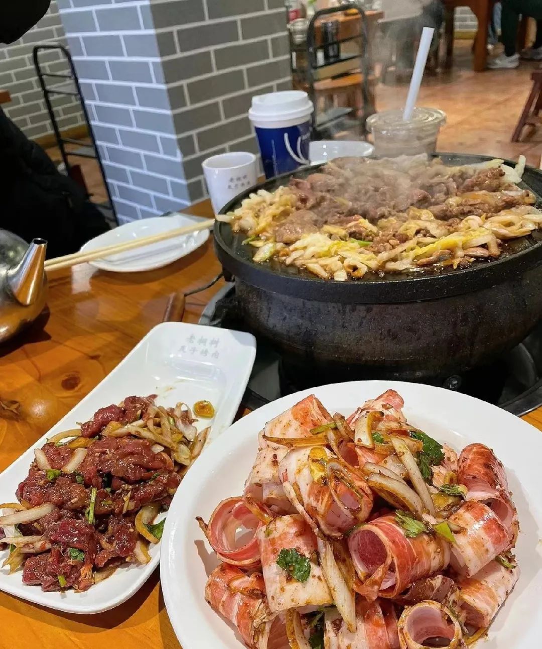 老北京人最爱的炙子烤肉,馋肉了就得来这,香到爆炸!__财经头条