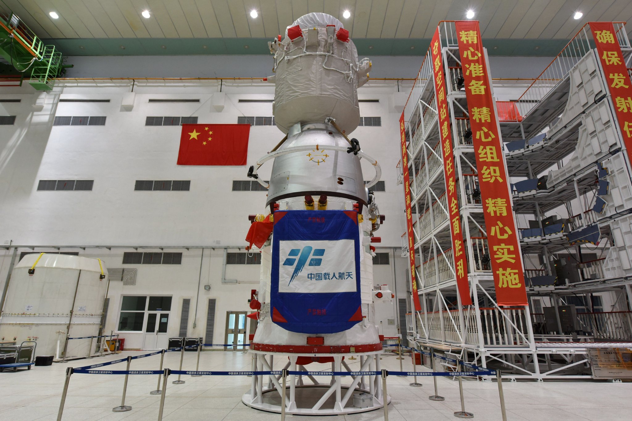 神舟十六号航天员为何引关注?不光是"眼镜"!|空间站_新浪财经_新浪网