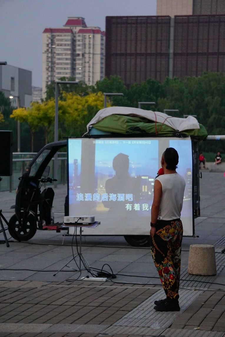 露天卡拉ok,广场舞……高考前,娱乐噪音能否歇歇?_新浪财经_新浪网