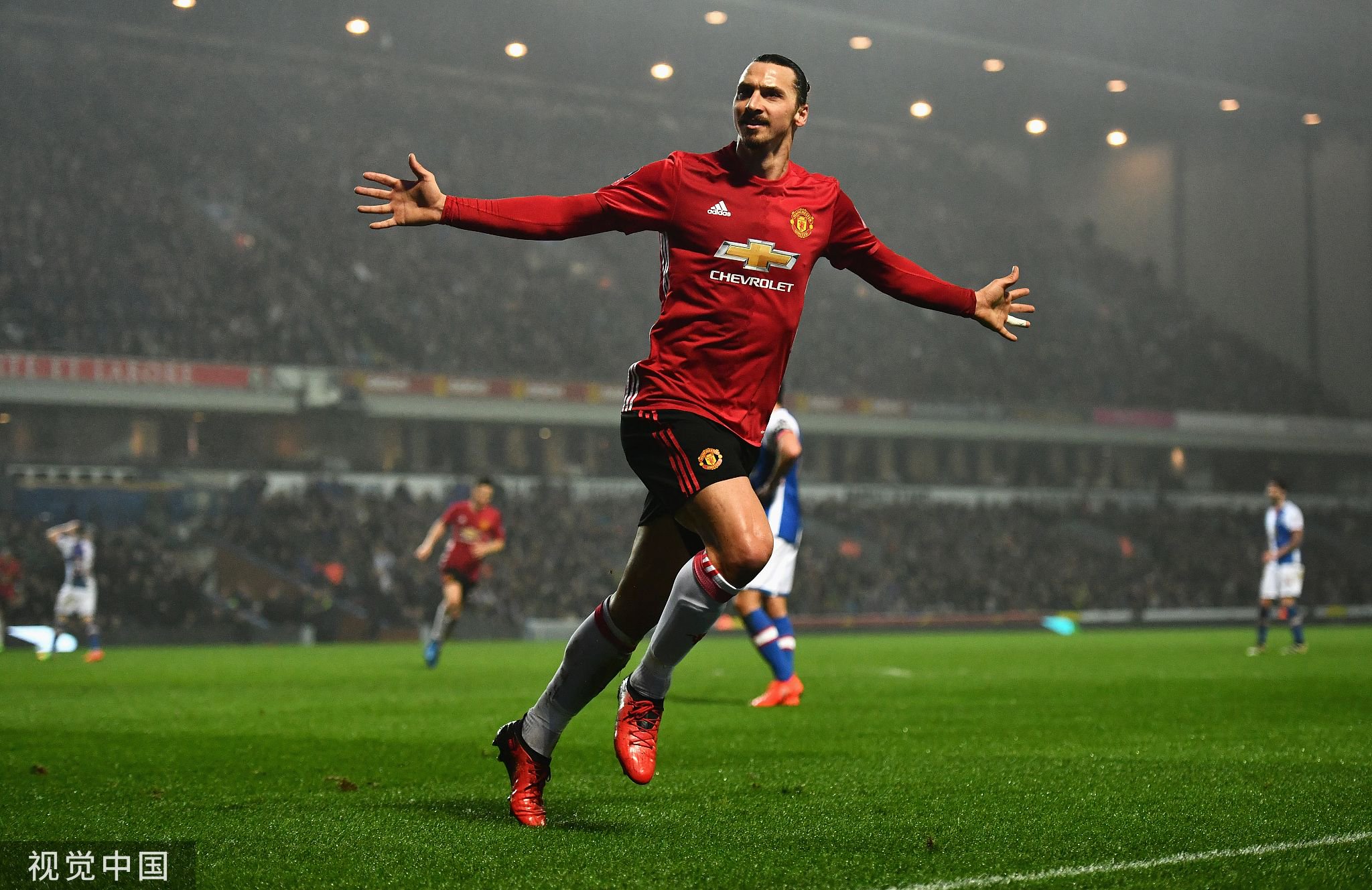 伊布的忠诚属于足球.