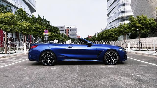 不一样的孤品运动和优雅并存试驾宝马840i敞篷轿跑车
