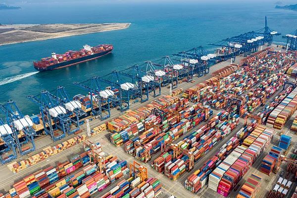 资料图:深圳盐田口岸.图/视觉中国