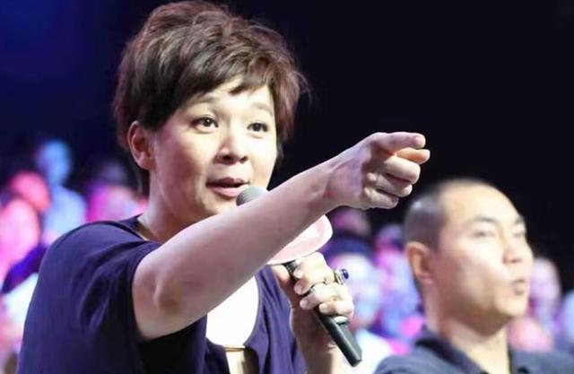51岁柯以敏现在混成啥样?