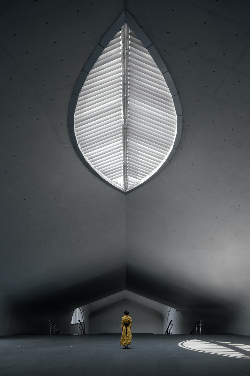 全东北最大的清水混凝土巨构地下建筑:砼殿 / Wutopia Lab|建筑|入口_新浪新闻