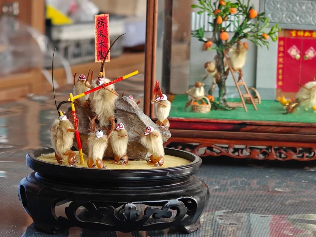 非遗毛猴作品.新华网记者 冉晓宁 摄