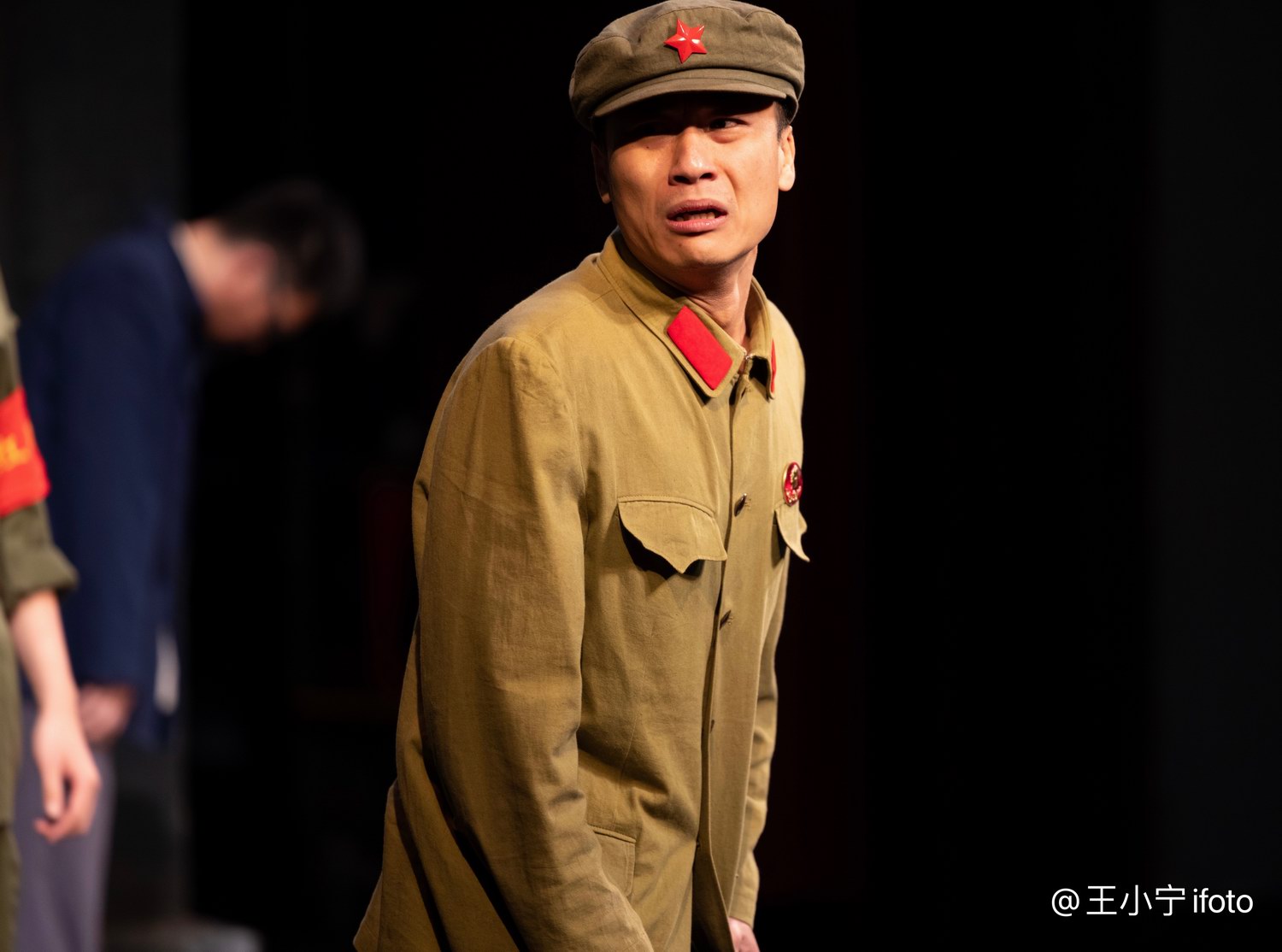 专访|北京人艺青年演员杨明鑫:"业务学习是终身的"|杨明鑫_新浪财经