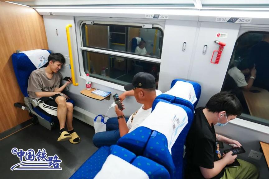 夜间运行的复兴号动卧有什么不一样