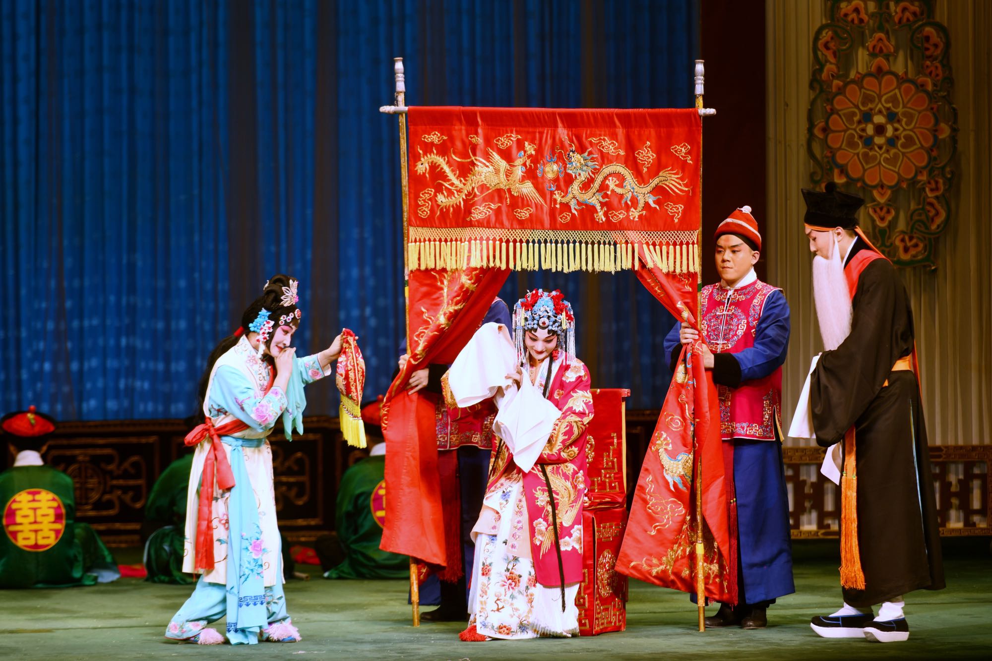 京剧《锁麟囊》长安大戏院上演,建国门街道送高雅艺术进社区__财经