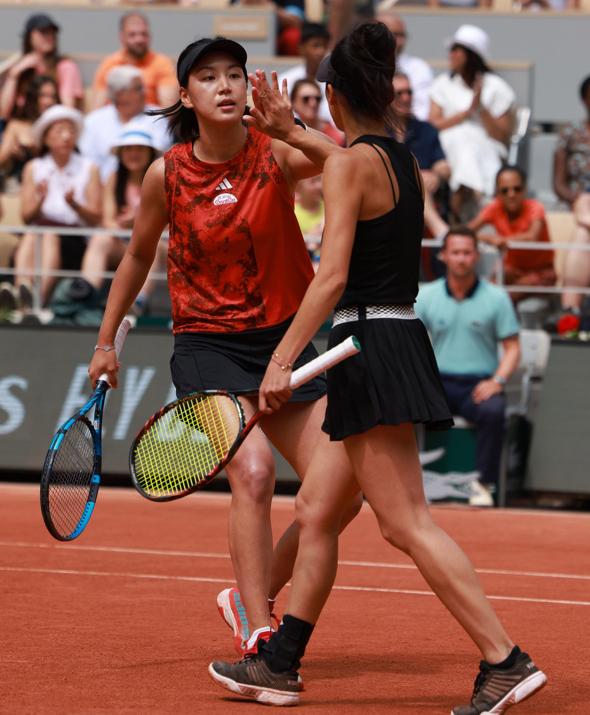 网球——法网女双决赛:王欣瑜/谢淑薇夺冠__财经头条