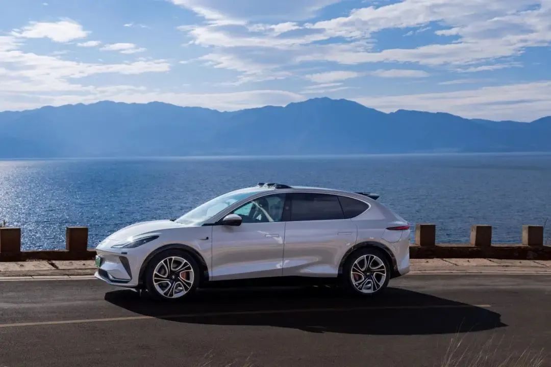 都是卷王，颜值逆天，实用科技一样不落