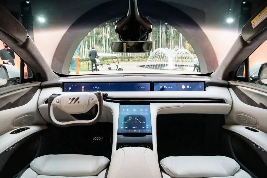 都是卷王，颜值逆天，实用科技一样不落