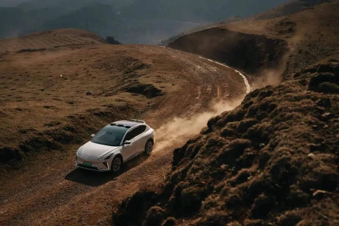 都是卷王，颜值逆天，实用科技一样不落