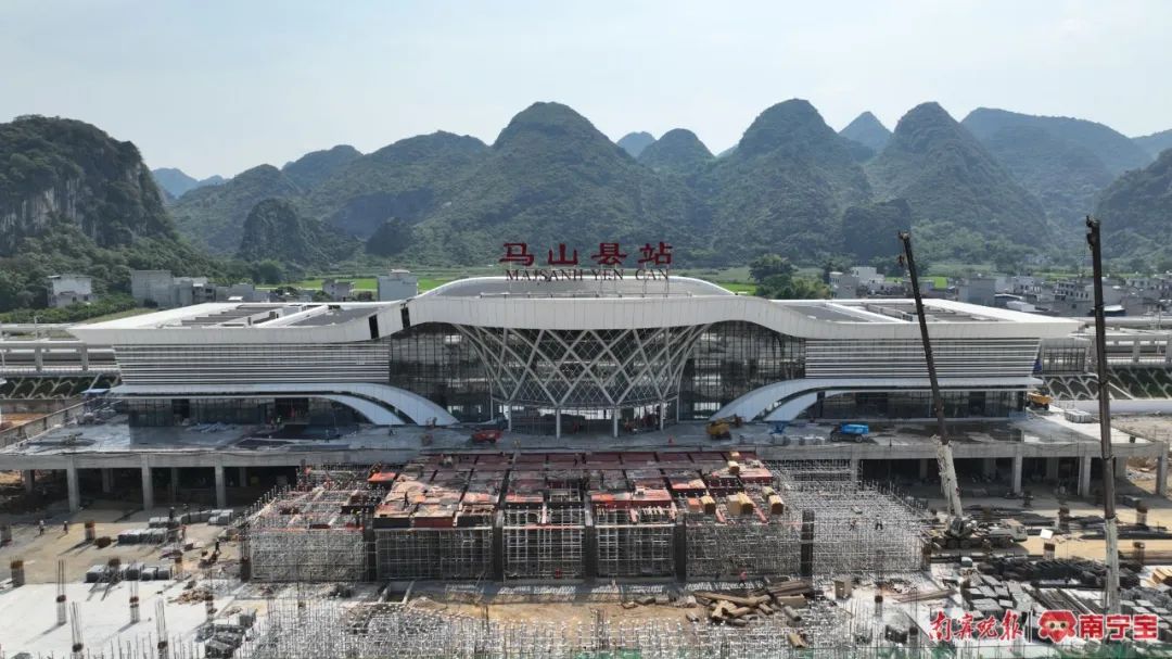 航拍马山县站&nbsp; 通讯员 邢星 摄