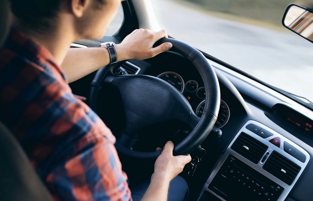 如何判断开车司机是不是老手记住这3点