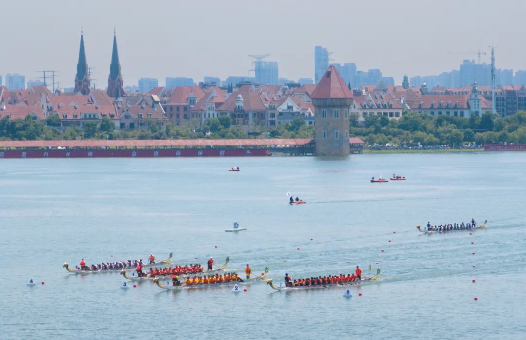龙舟水上竞逐.付志勇摄
