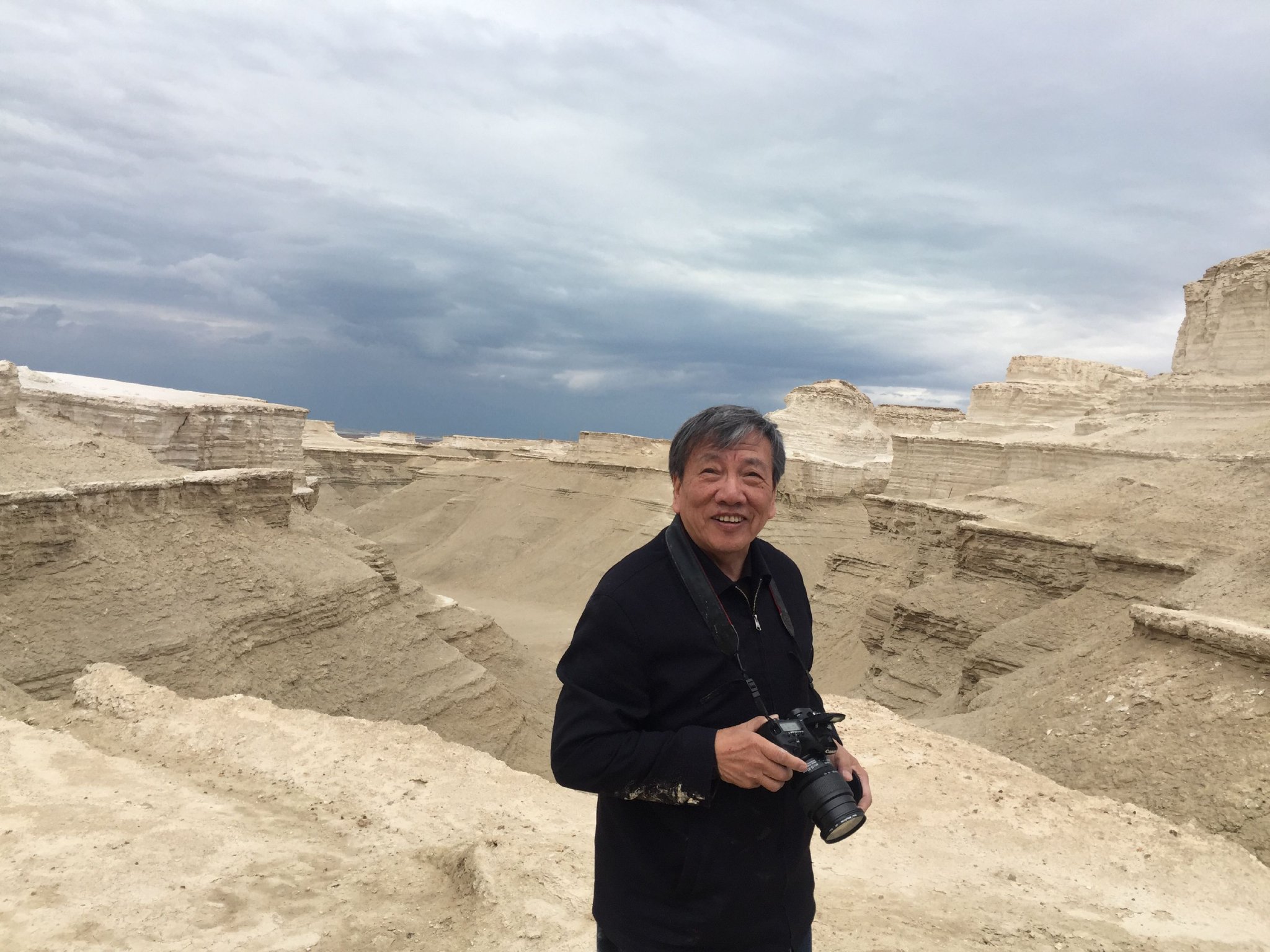 刘嘉麒院士在死海考察 北京科技记者编辑协会供图