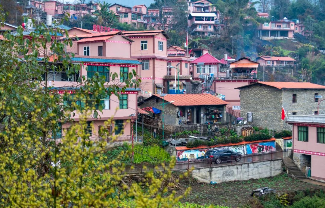 目前云南沿边行政村农村常住居民人均可支配收入达到所在县(市)农村