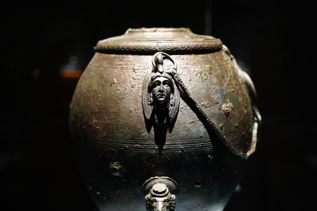 古代铜罐图片