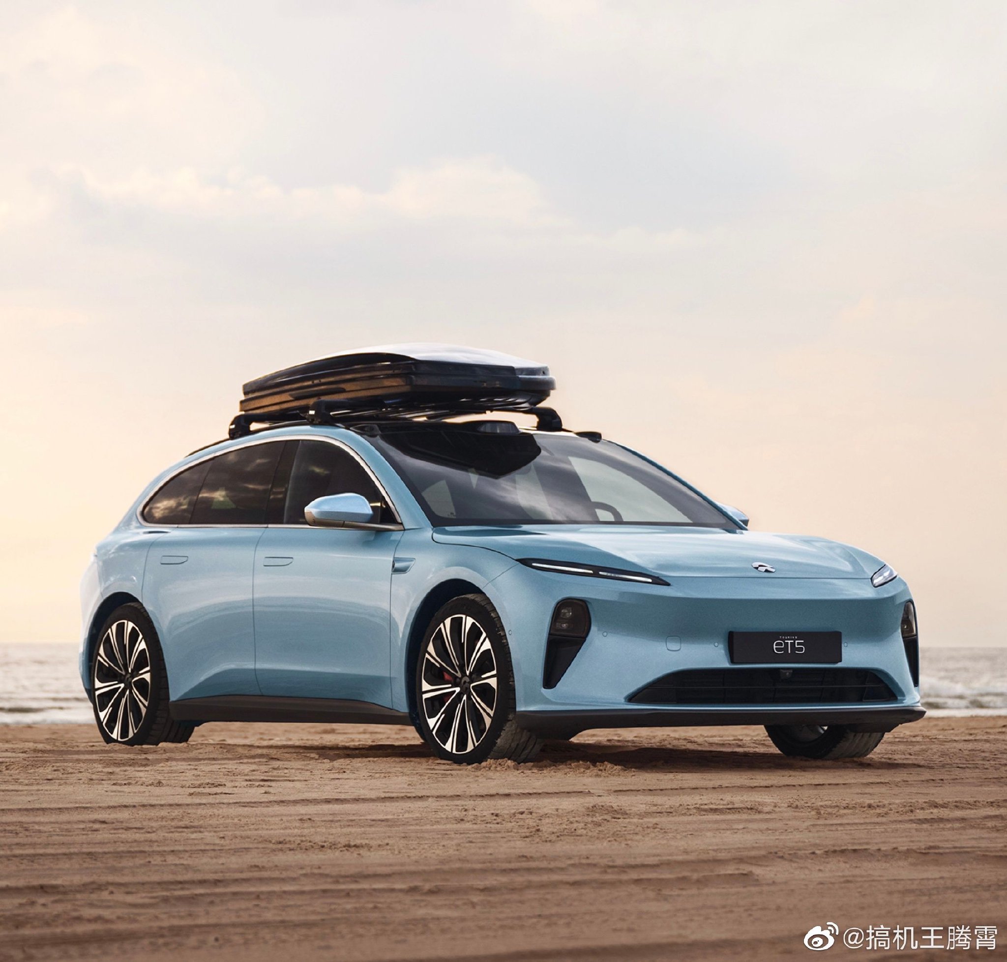 蔚来et5旅行版价格也公布了和标准版轿车一致卖298万起