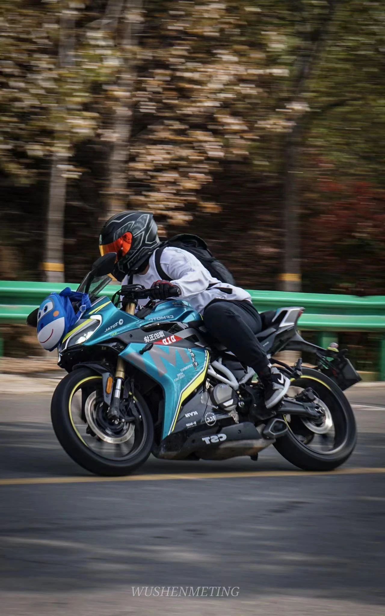 摩托车在他们眼里不只是代步工具更是一种情怀