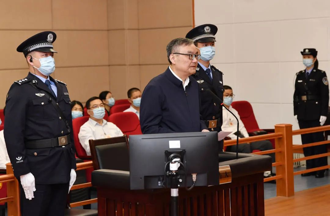 图源:人民日报客户端龚建华出生于1962年6月,南昌县人,曾任宜春市长