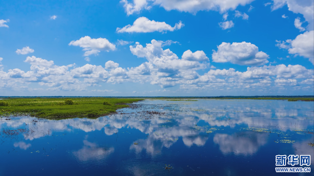 锡林郭勒盟乌拉盖管理区贺斯格乌拉牧场美景. 新华网发(白岩 摄)