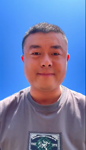 这张"纯天然"蓝底证件照,火了!|内蒙古_新浪财经_新浪网