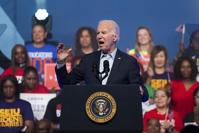 当地时间2023年6月17日,美国宾夕法尼亚州,美国总统拜登在一场集会上