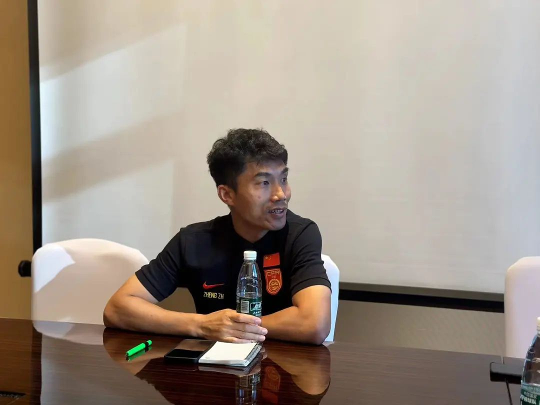 接受采访时的郑智.澎湃新闻记者 宋承良&nbsp;摄