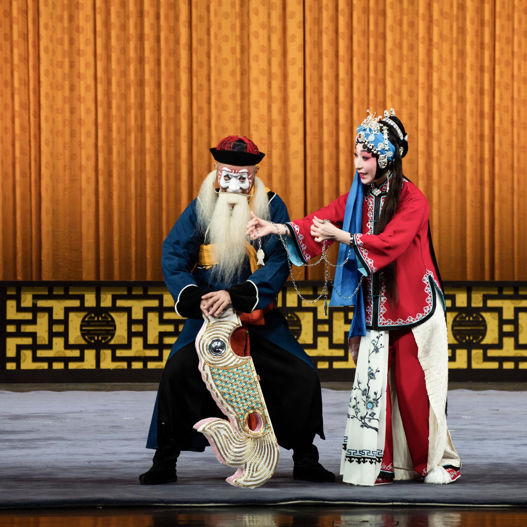 《玉堂春》韩宜珈饰苏三,萧润年饰崇公道