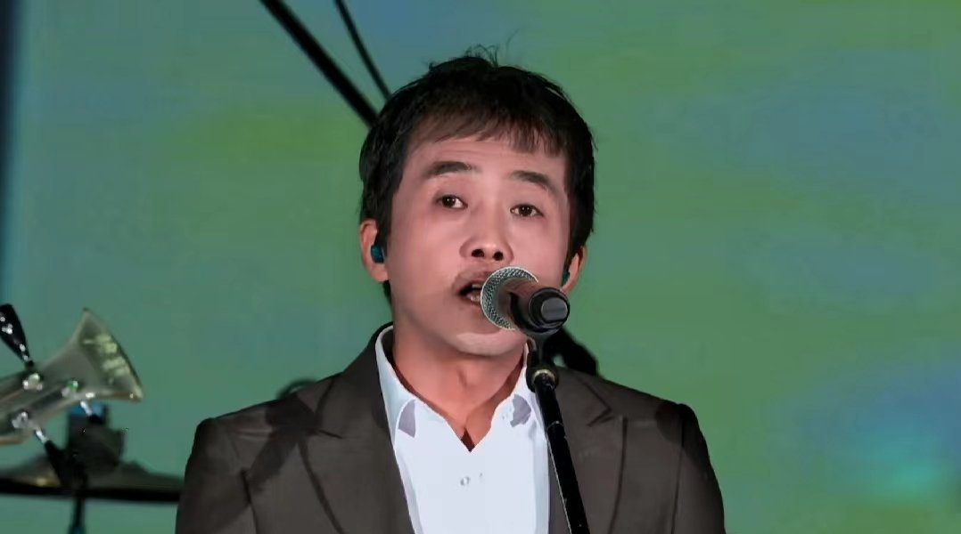 张楚6月15日最新演出现场，翻唱何勇的《钟鼓楼》……|张楚|何勇|钟鼓楼_新浪新闻