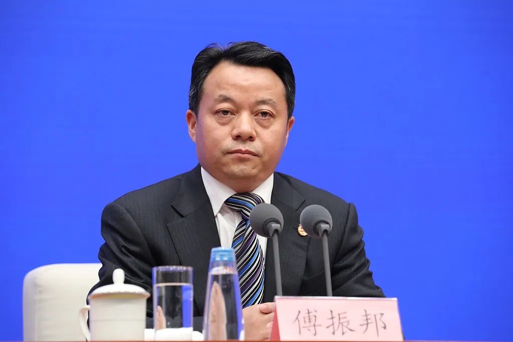 2012年,他出任随州市委副书记,市长.