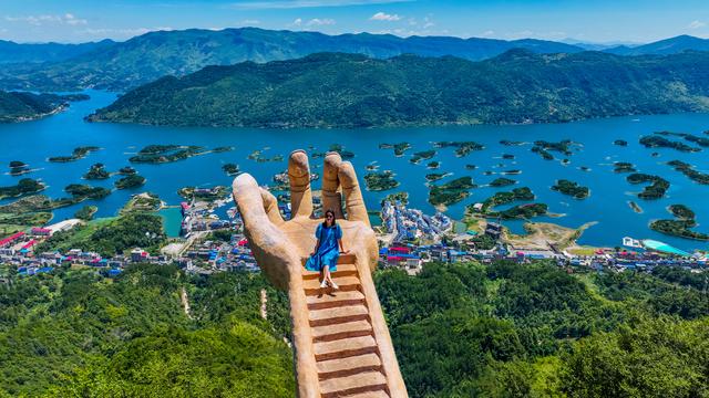 "佛手"是天空之城景区的又一个网红打卡点. 天空之城景区 供图