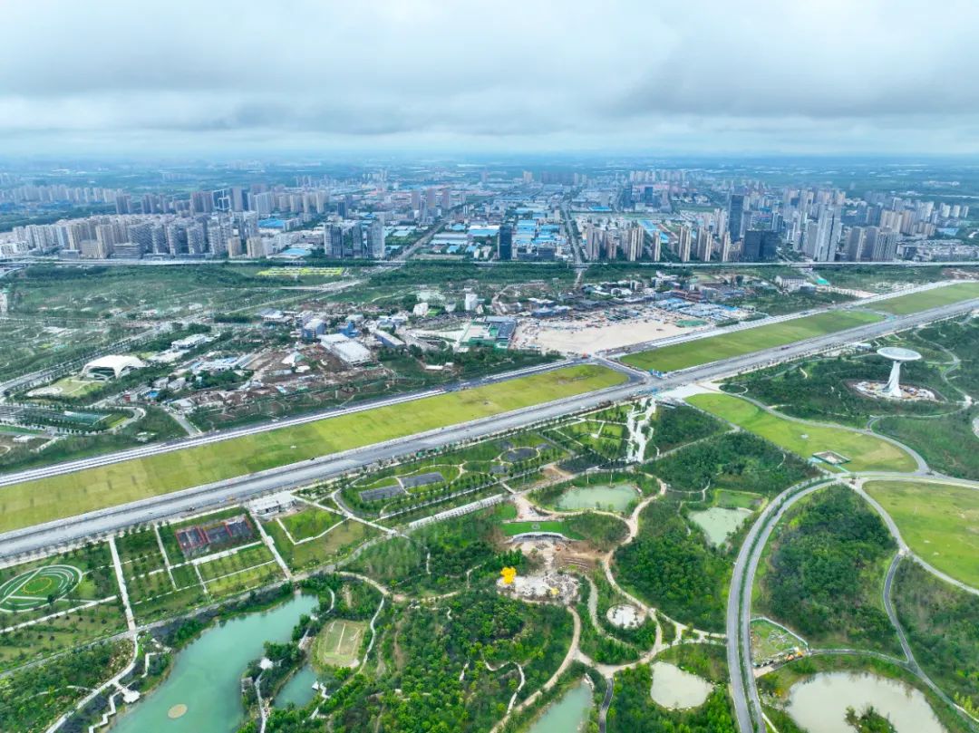 6月19日,合肥園博園建設展現新面貌,園內綠意盎然.