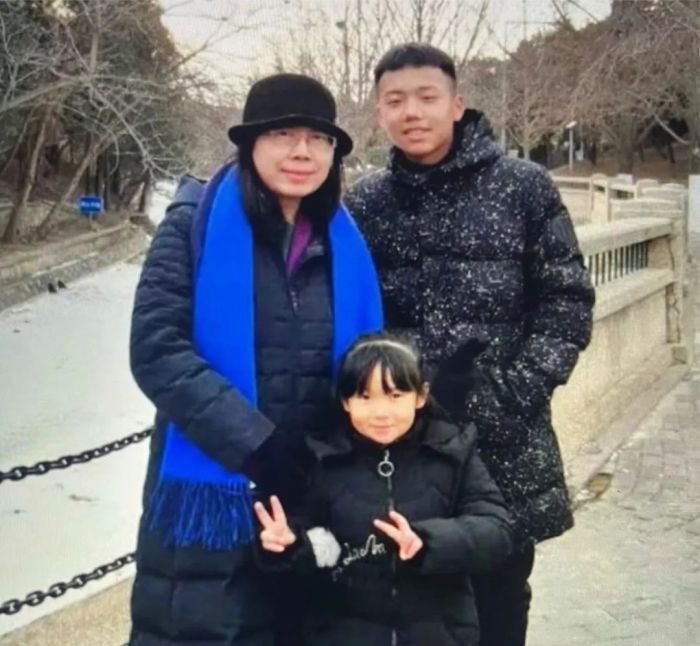 内塔尼亚胡刚警告完伊朗，就收到了坏消息，伊朗的最强援手露头了